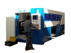 Tagliatrice laser a fibra ottica da 2kw regolabile per tubo metallico